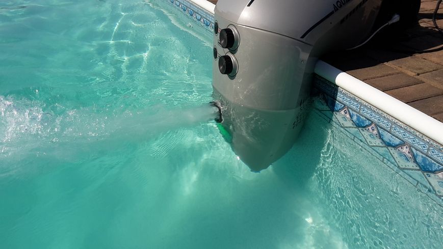Протитечія AquaJet 100, 100 м.куб/год (Чехія) Azuro, 1.1 кВт, 220 В, навісна з LED освітленням 3EXX0473 3EXX0473 фото